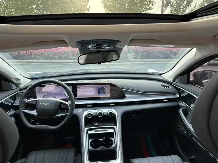 Exeed TXL Exeed Lingyun 2024 300T 2WD King Edition 2024 — миниатюра 3