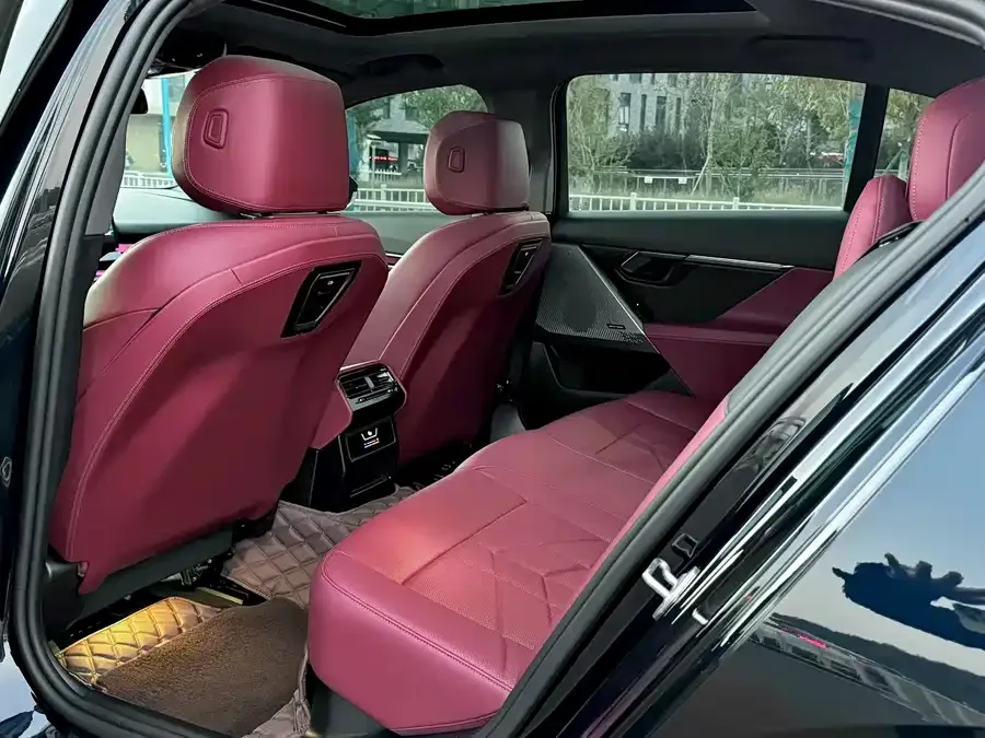 BMW 5 series BMW 5 Series 2025 530Li Leading M Sport Package 2025 — миниатюра 2