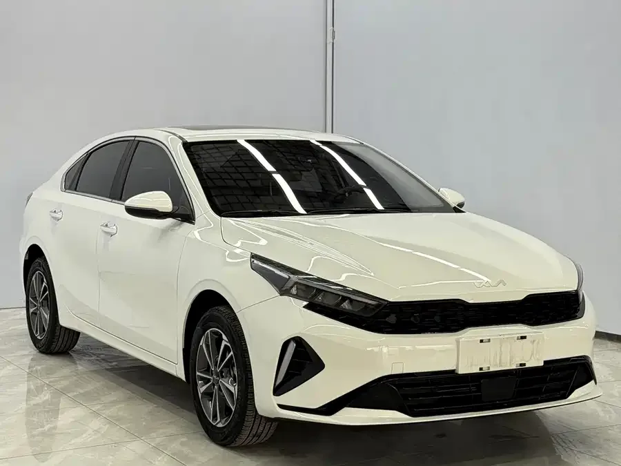 Kia K3 2023 1.4T DCT Luxury Edition 2023 — миниатюра 3