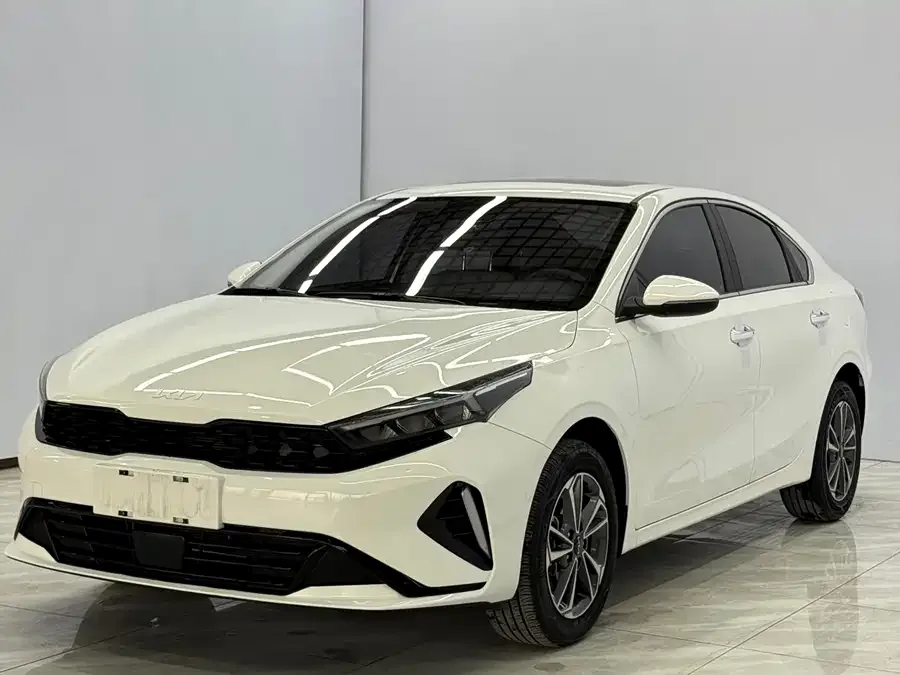 Kia K3 2023 1.4T DCT Luxury Edition 2023 — фото 1, купить с доставкой в Москву