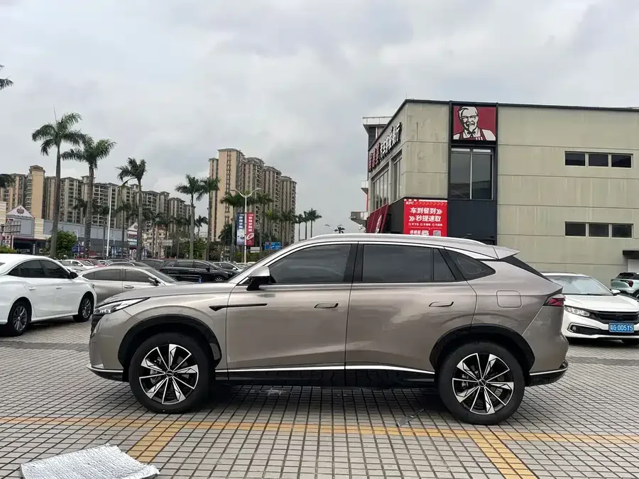 Roewe RX5 New Energy Roewe RX5 New Energy 2023 eRX5 Super Hybrid Superior Edition 2023 — миниатюра 2