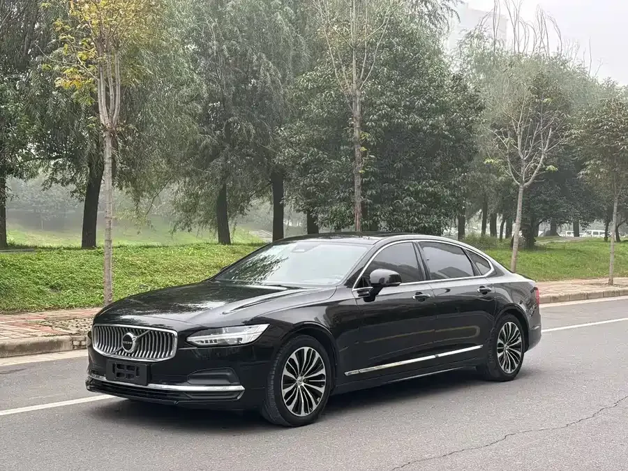 Volvo S90 2023 B5 Zhiyi Luxury Edition 2023 — фото 1, купить с доставкой в Москву