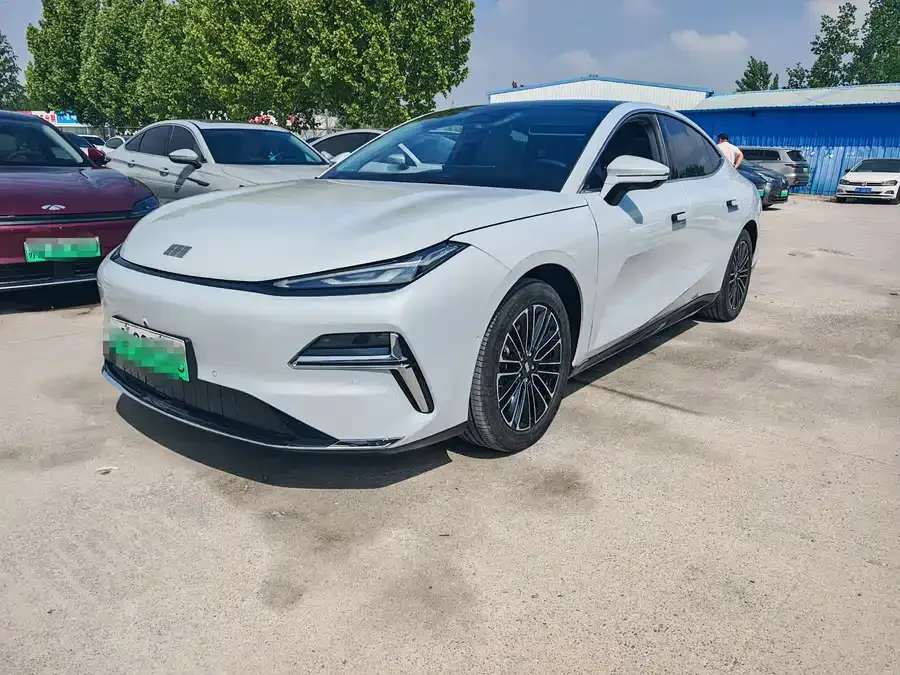 Geely Galaxy Star 8 Galaxy Star 8 2025 130km EM-i Premium Edition 2025 — фото 1, купить с доставкой в Москву