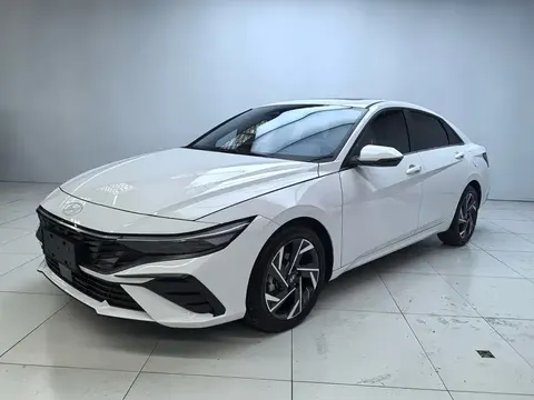 Hyundai Elantra 2024 купить в Москве