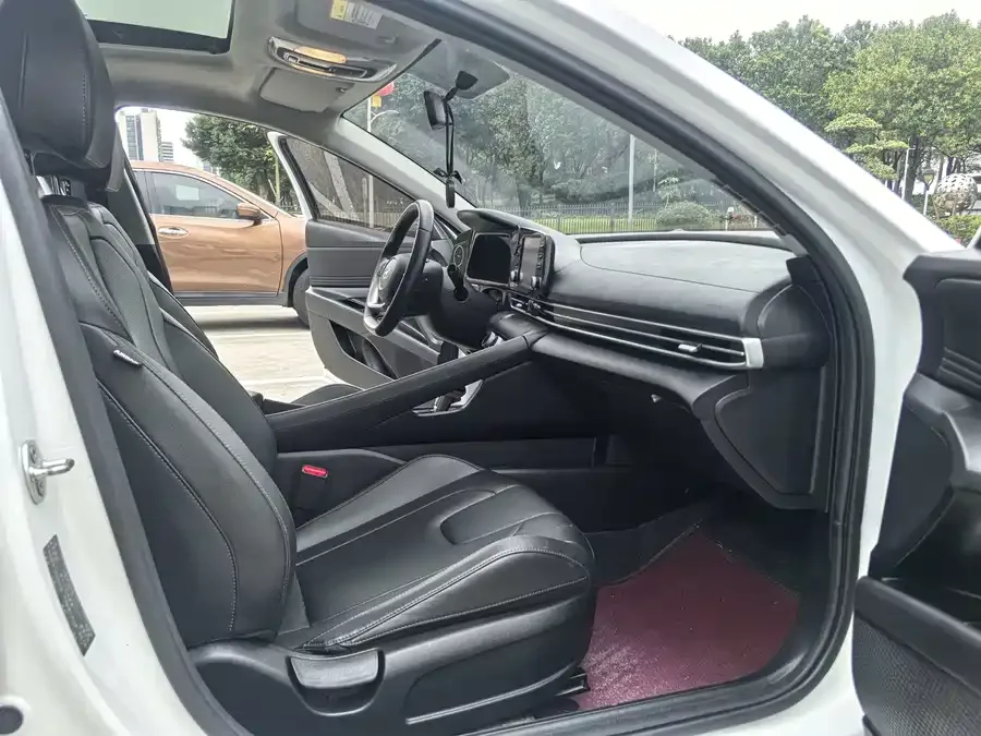 Hyundai Elantra Elantra 2023 1.5L CVT GLX Elite Edition 2024 — миниатюра 2