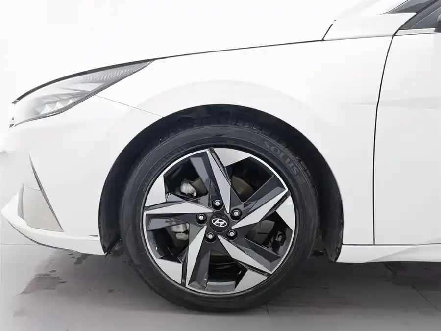 Hyundai Elantra Elantra 2022 1.5L CVT LUX Premium Edition 2023 — миниатюра 5