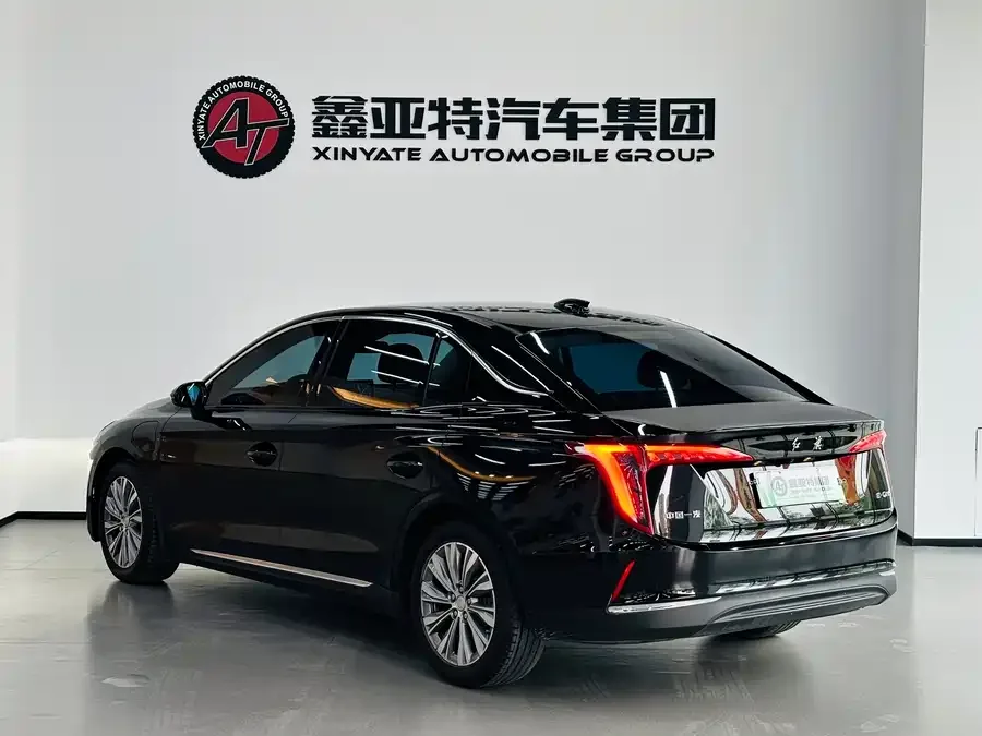 Hongqi E-QM5 Hongqi E-QM5 2024 500km Travel Edition 2024 — миниатюра 2