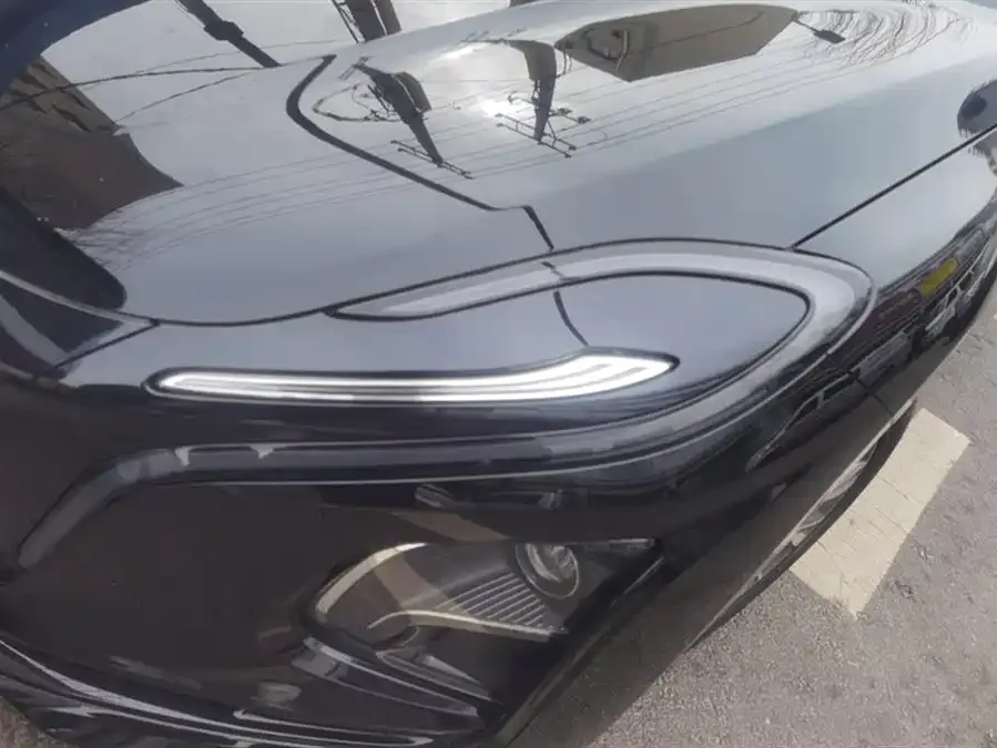Hongqi E-QM5 Hongqi E-QM5 2023 620km PLUS 2024 — миниатюра 2
