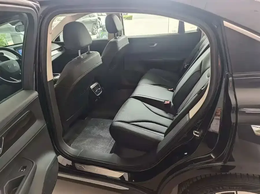 Hongqi E-QM5 Hongqi E-QM5 2023 Basic Travel Edition 2022 — миниатюра 2