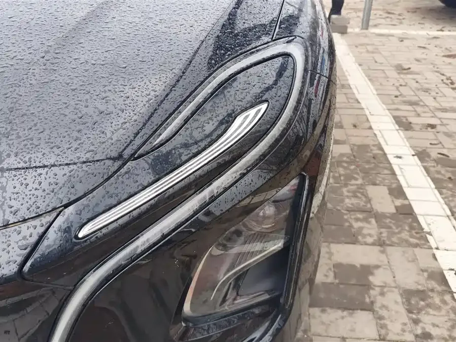 Hongqi E-QM5 Hongqi E-QM5 2023 620km PLUS 2023 — миниатюра 2