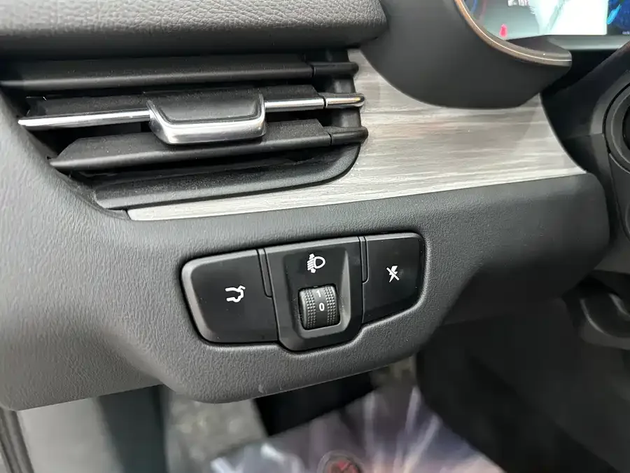 Hongqi E-QM5 Hongqi E-QM5 2024 500km Travel Edition 2024 — миниатюра 3