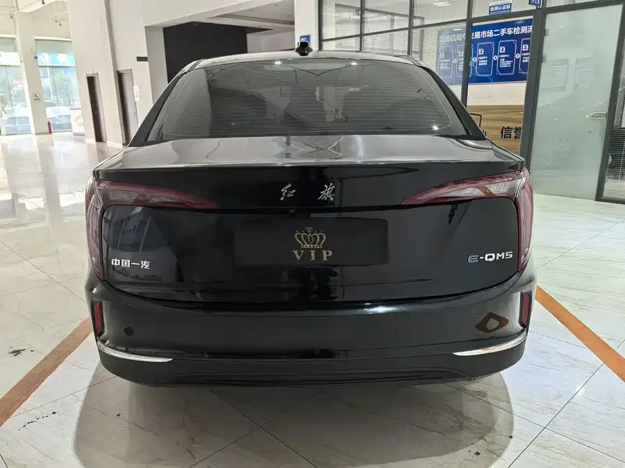 Hongqi E-QM5 Hongqi E-QM5 2022 431km Charging Enjoyment Edition 2023 — миниатюра 2