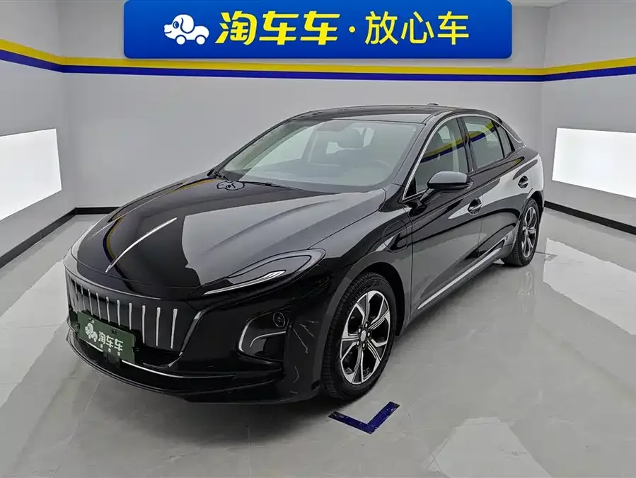 Hongqi E-QM5 Hongqi E-QM5 2023 facelift basic travel version 2024 — фото 1, купить с доставкой в Москву