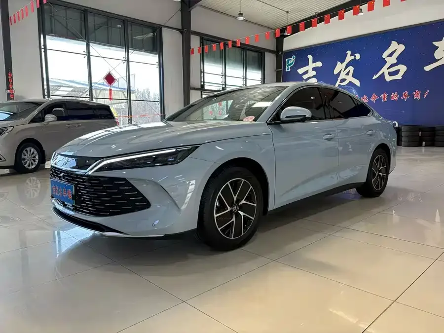 BYD Qin L Qin L 2024 DM-i 120KM Beyond Edition 2024 — фото 1, купить с доставкой в Москву