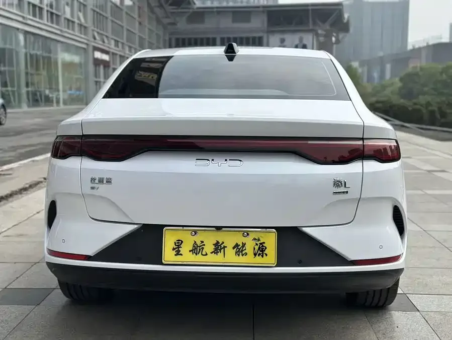 BYD Qin L Qin L 2025 EV 545KM Beyond Edition 2025 — миниатюра 2