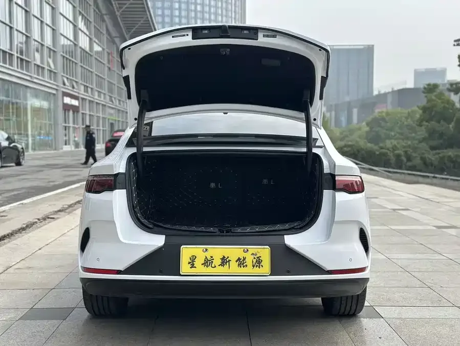 BYD Qin L Qin L 2025 EV 545KM Beyond Edition 2025 — миниатюра 4
