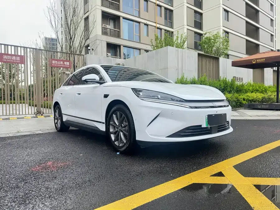 BYD Qin L Qin L 2025 EV 470KM Leading Edition 2026 — миниатюра 3