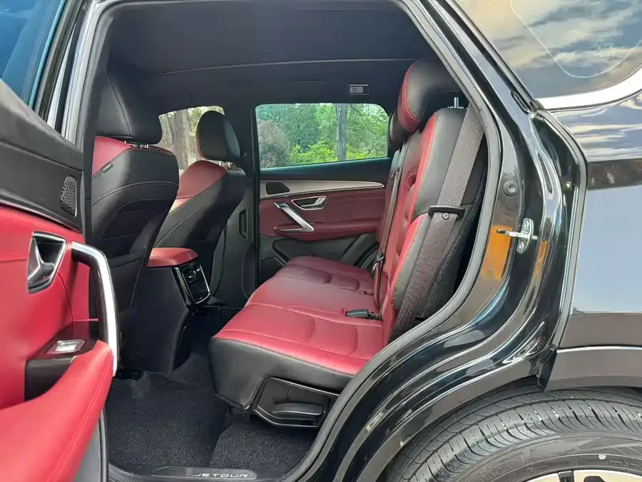 Jetour X70 Jetour X70 2021 Zhuge 1.6T DCT Military Advisor 7 Seaters 2022 — миниатюра 2