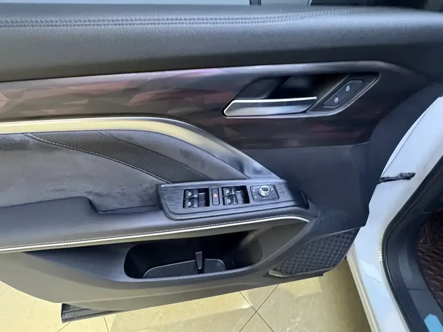 Haval H6 Haval H6 2021 National Fashion Edition 1.5GDIT Automatic Champion Edition 2022 — миниатюра 3