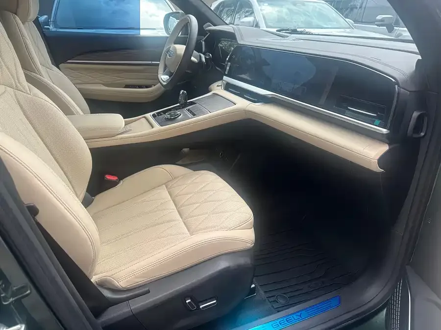 Geely Monjaro Xingyue L 2025 Dongfangyao 2.0TD Automatic 4WD Moon-Watching Edition 2024 — миниатюра 4