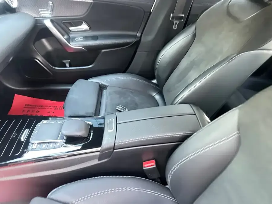 Mercedes-Benz Class A Mercedes-Benz A-Class 2022 Model Three A 200 L Sports Sedan Fashion Model 2023 — миниатюра 5