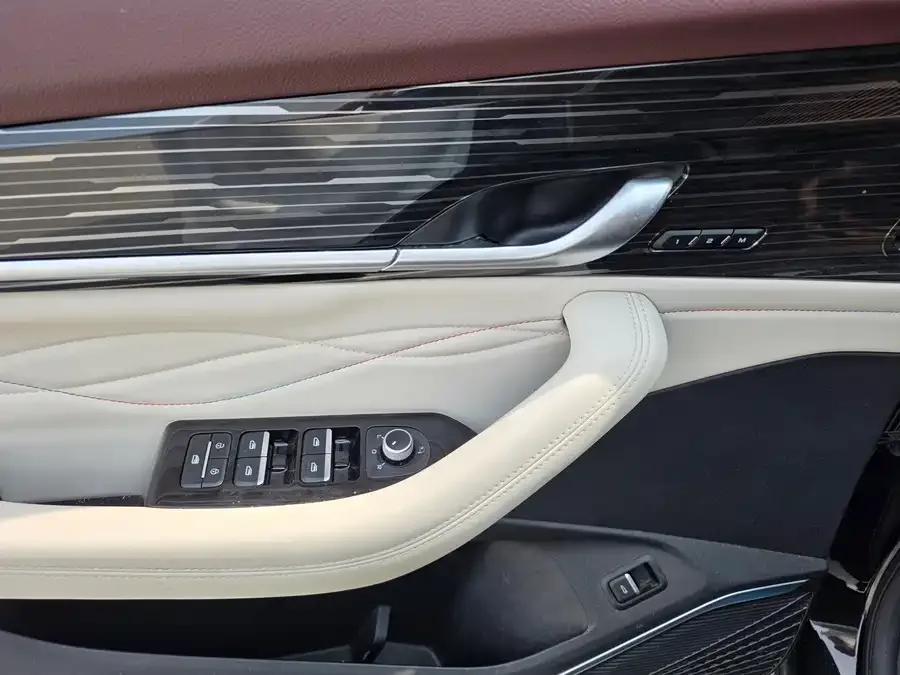 Geely Monjaro Xingyue L 2024 2.0TD High Power Automatic 2WD Yunqi Edition 2024 — миниатюра 2