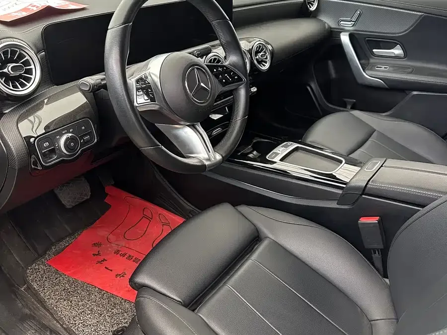 Mercedes-Benz Class A Mercedes-Benz A-Class 2024 A 200 L Fashion Edition 2024 — миниатюра 4