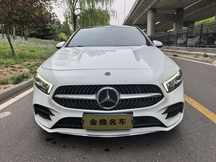 Mercedes-Benz Class A Mercedes-Benz A-Class 2022 A 200 L Sports Sedan Dynamic Edition 2022 — миниатюра 3