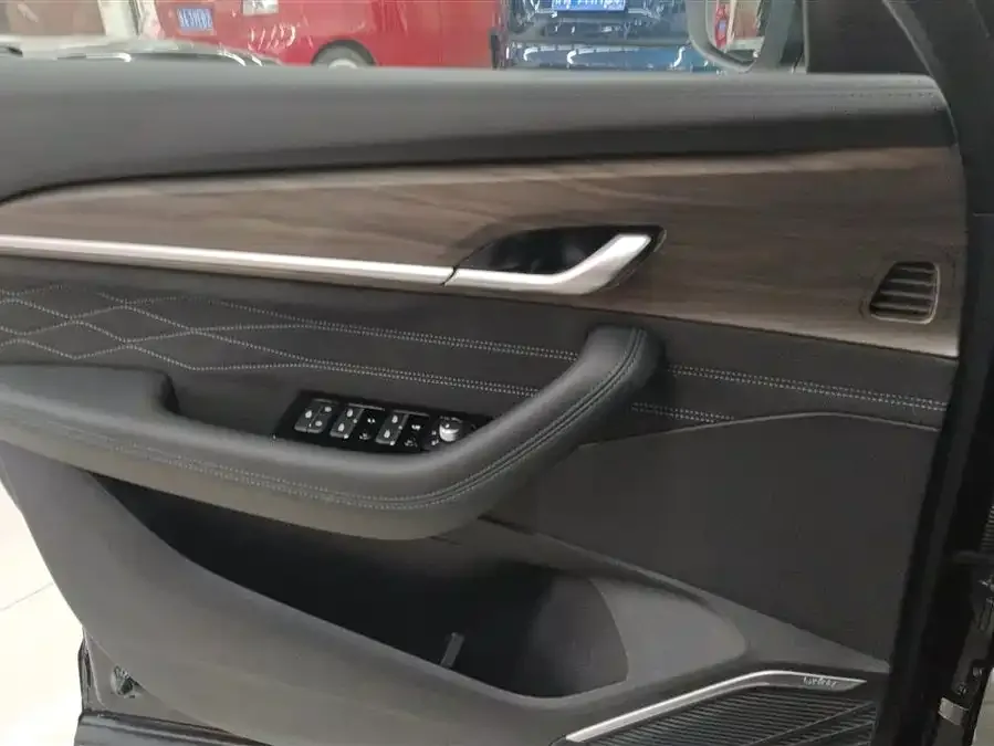 Geely Monjaro Xingyue L 2025 Dongfangyao 2.0TD Automatic Star-gazing Edition 2025 — миниатюра 4