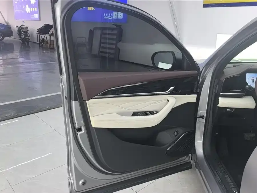 Geely Monjaro Xingyue L 2021 2.0TD DCT EVO 2WD Premium Edition 2023 — миниатюра 4