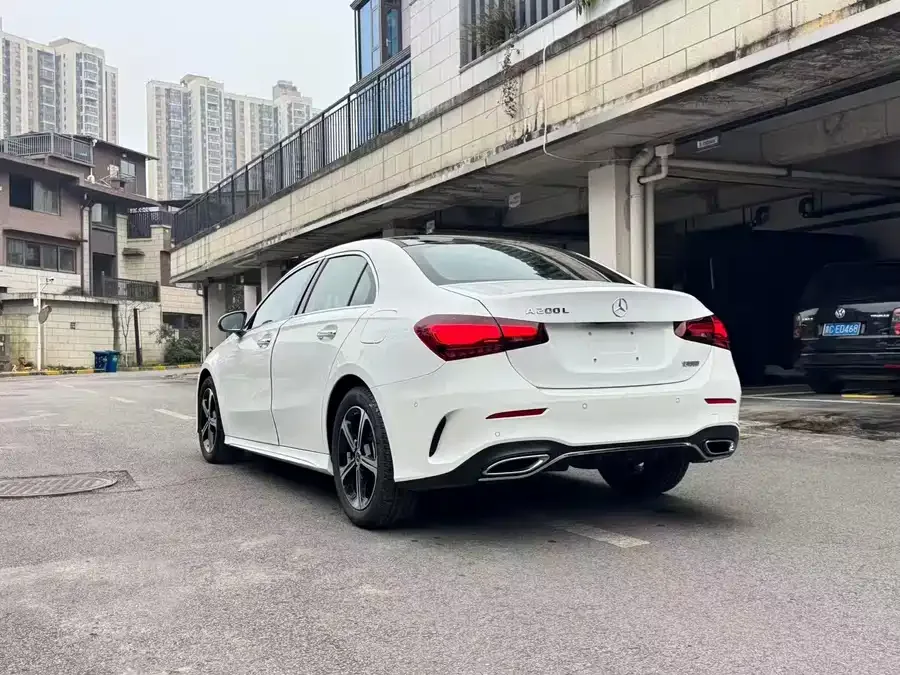Mercedes-Benz Class A Mercedes-Benz A-Class 2024 A 200 L Fashion Edition 2024 — миниатюра 4
