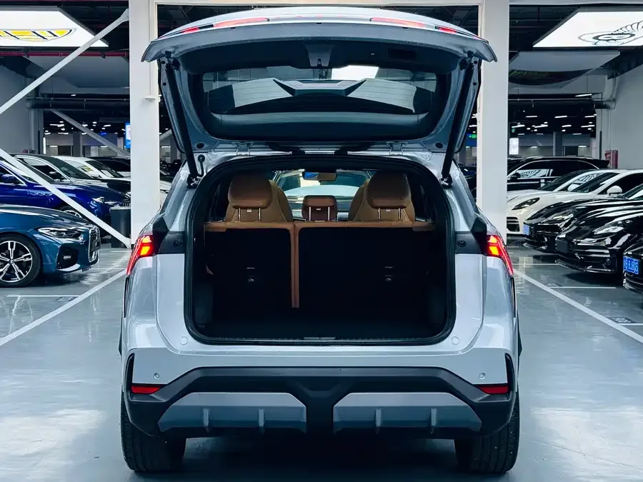 Geely Galaxy L7 Galaxy L7 2025 EM-i 115km Exploration+ Edition 2025 — миниатюра 5
