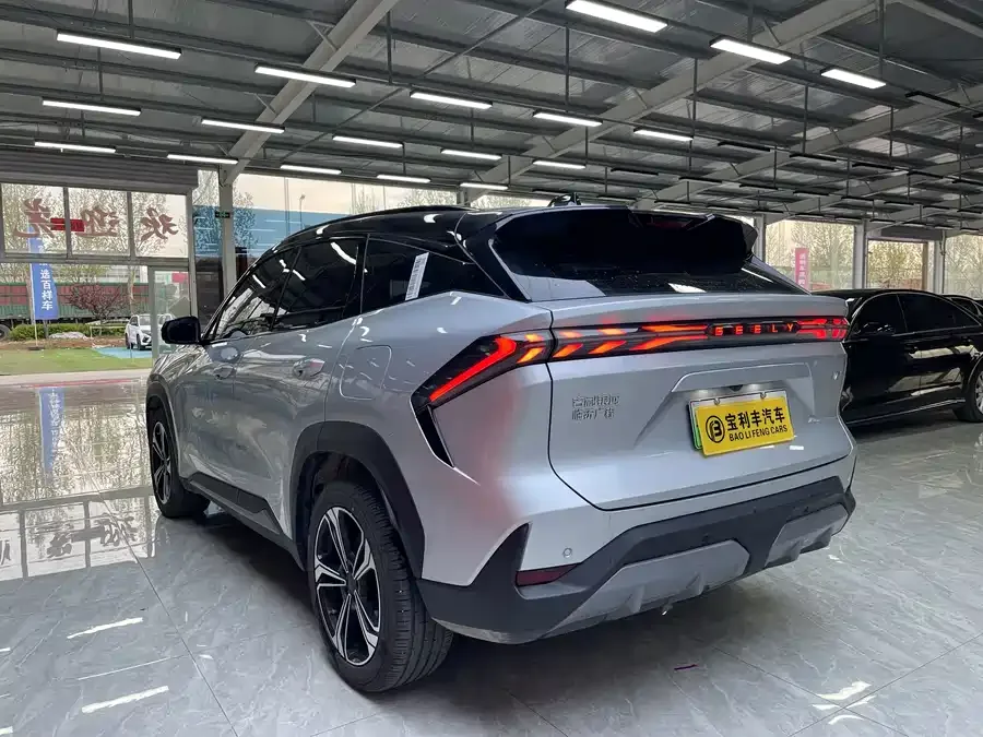 Geely Galaxy L7 Galaxy L7 2025 EM-i 115km Exploration+ Edition 2025 — миниатюра 2