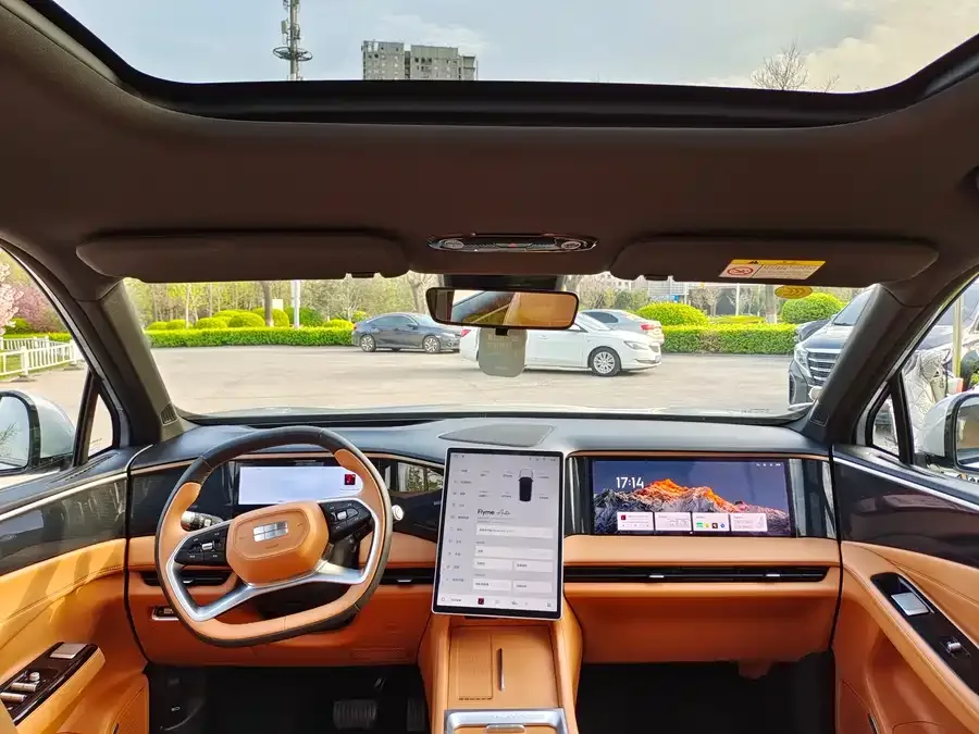 Geely Galaxy L7 Galaxy L7 2025 EM-i 115km Exploration+ Edition 2025 — миниатюра 2