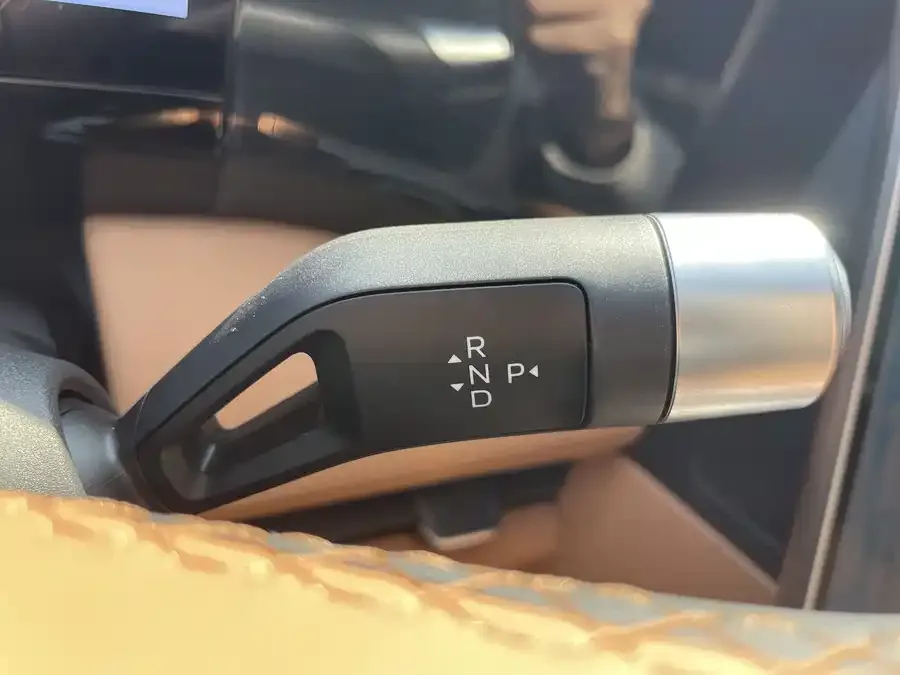 Geely Galaxy L7 Galaxy L7 2025 EM-i 115km Exploration+ Edition 2025 — миниатюра 2