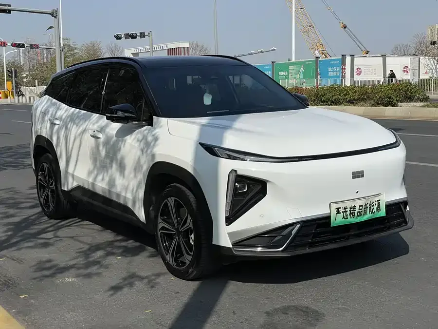 Geely Galaxy L7 Galaxy L7 2025 EM-i 115km Exploration+ Edition 2025 — миниатюра 3