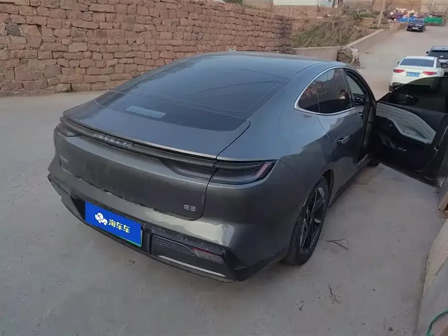 Geely Galaxy E8 Galaxy E8 2024 550km RWD PRO 2024 — миниатюра 3
