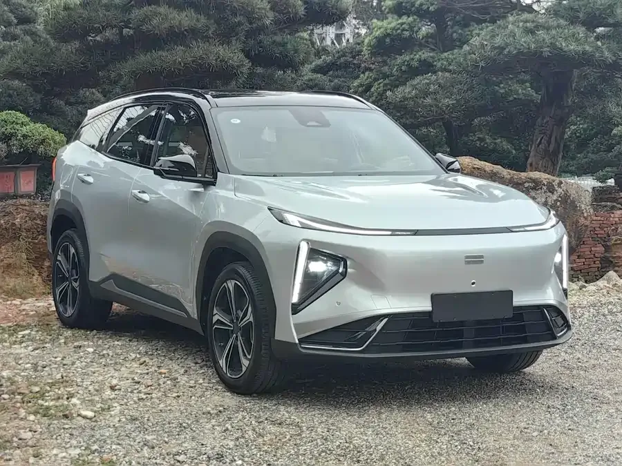 Geely Galaxy L7 Galaxy L7 2025 EM-i 115km Exploration+ Edition 2025 — миниатюра 3