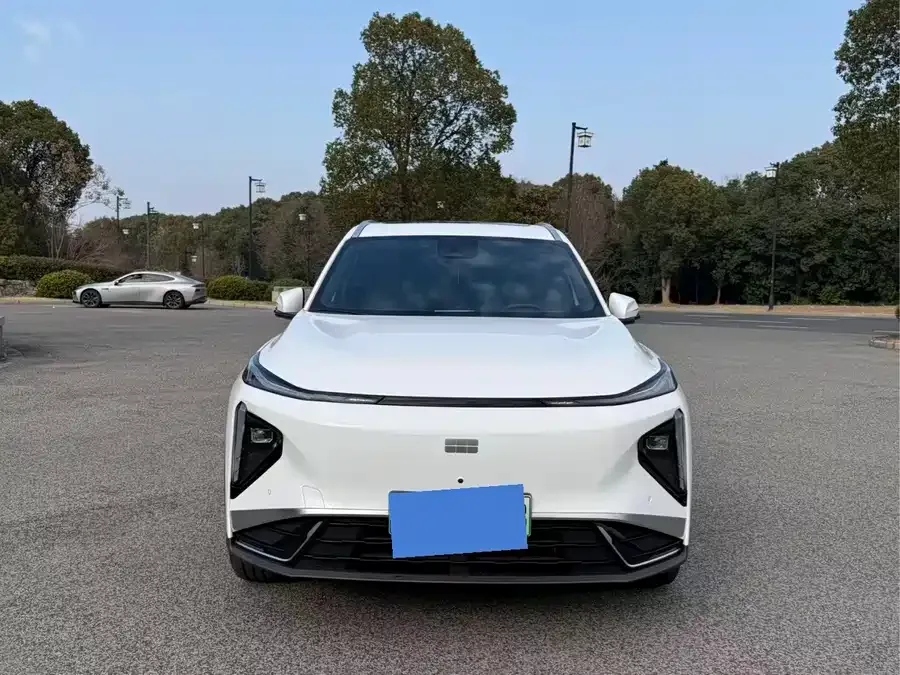 Geely Galaxy L7 Galaxy L7 2025 EM-i 115km Exploration+ Edition 2025 — миниатюра 3