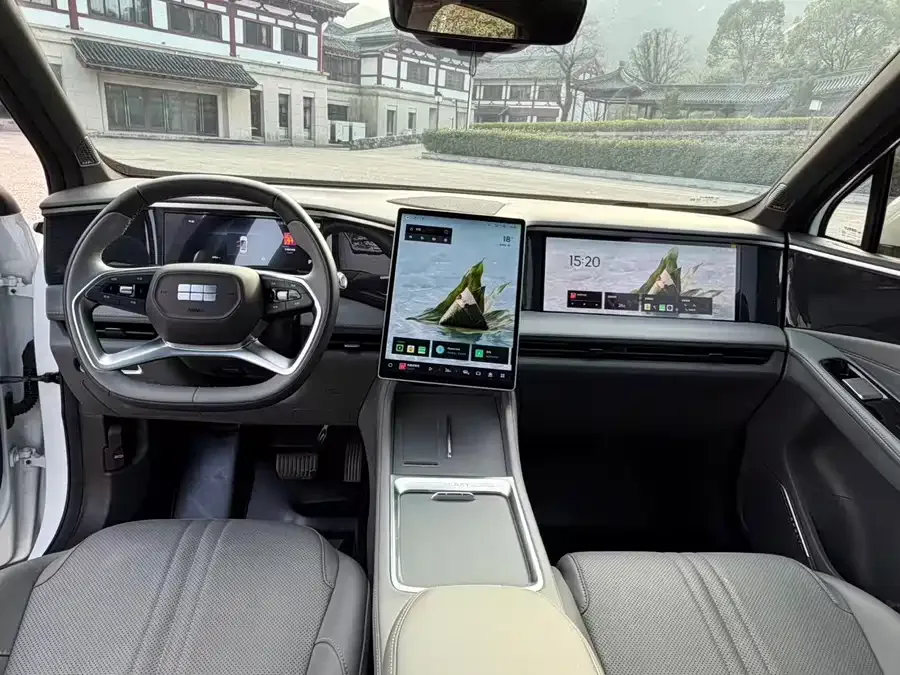 Geely Galaxy L7 Galaxy L7 2025 EM-i 115km Exploration+ Edition 2025 — миниатюра 4