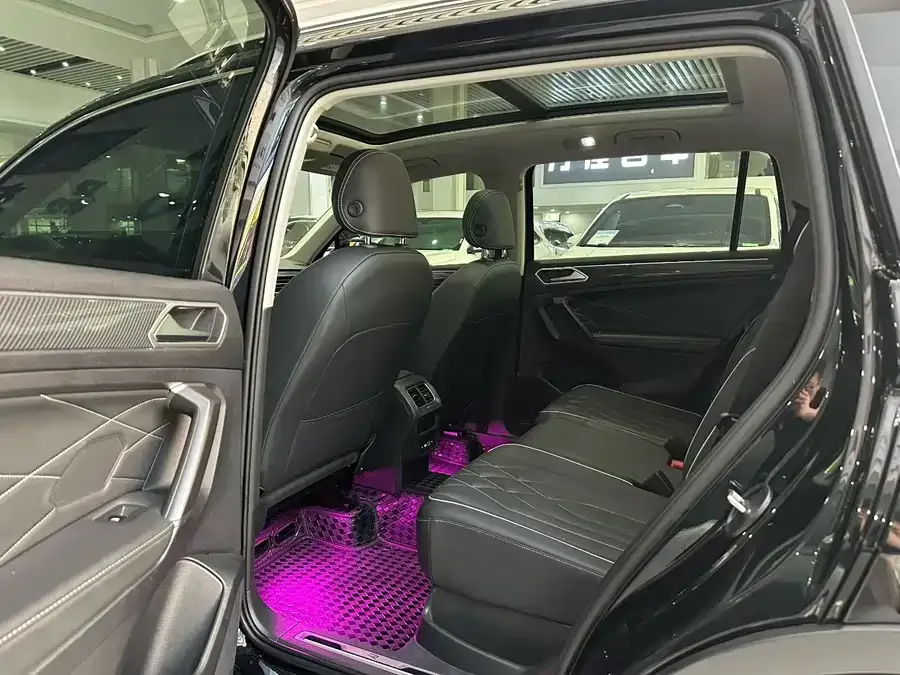 Volkswagen Tiguan L Tiguan L 2024 330TSI Automatic 2WD R-Line Enjoy Edition 2024 — миниатюра 2