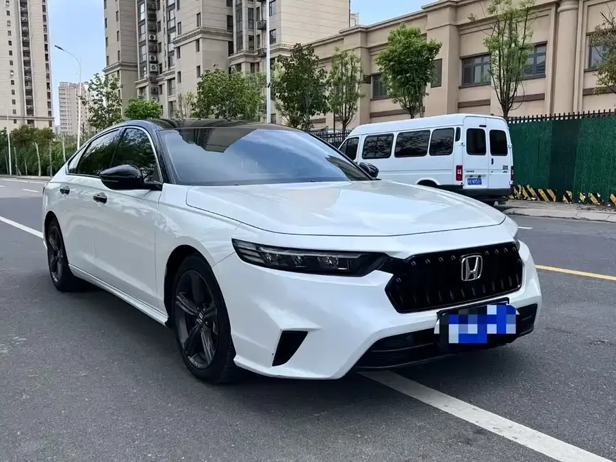 Honda Inspire 2023 Insignia 260TURBO Elegant Edition 2024 — миниатюра 3