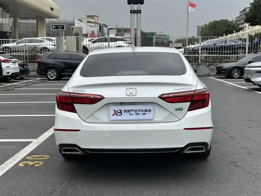 Honda Inspire 2022 Insignia 260TURBO Elegant Edition 2022 — миниатюра 2