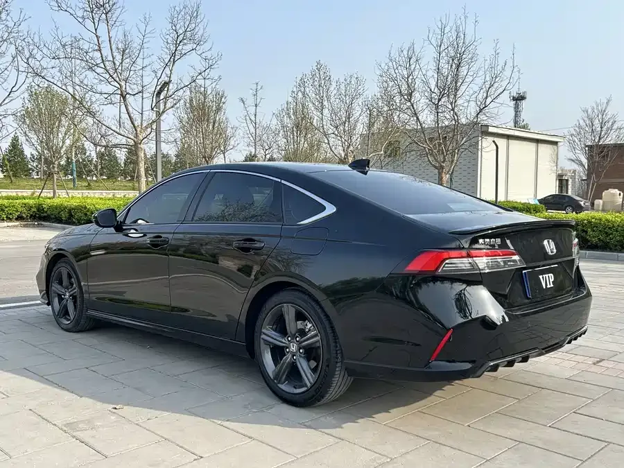 Honda Inspire Insignia 2025 260TURBO Elegant Edition 2025 — миниатюра 2