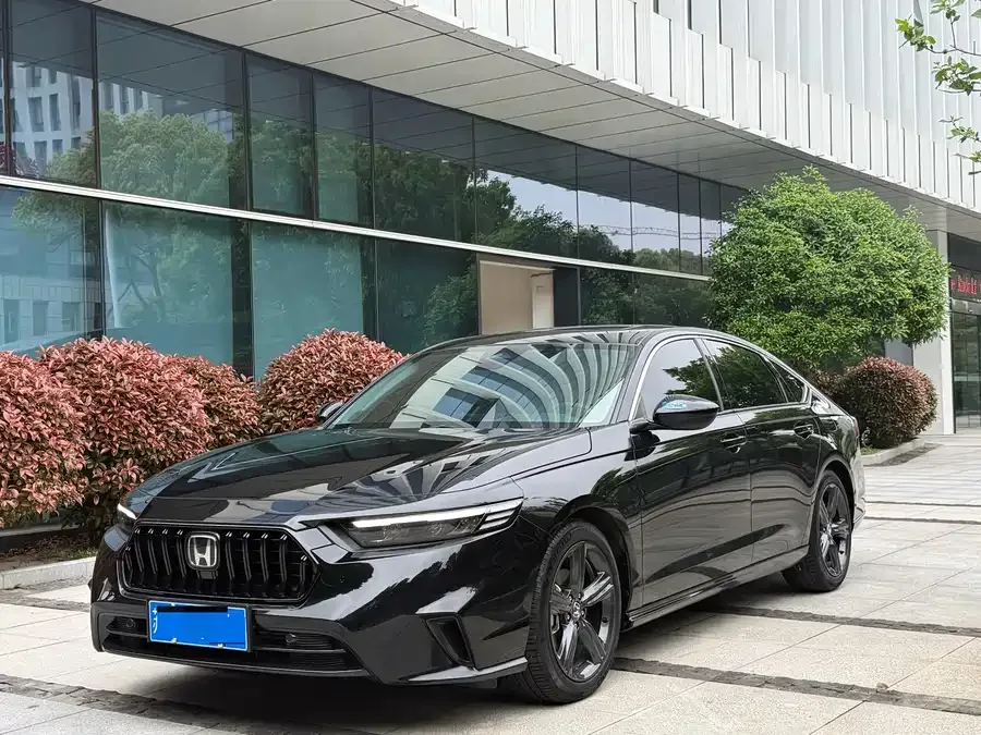 Honda Inspire Insignia 2025 260TURBO Elite Edition 2025 — миниатюра 3
