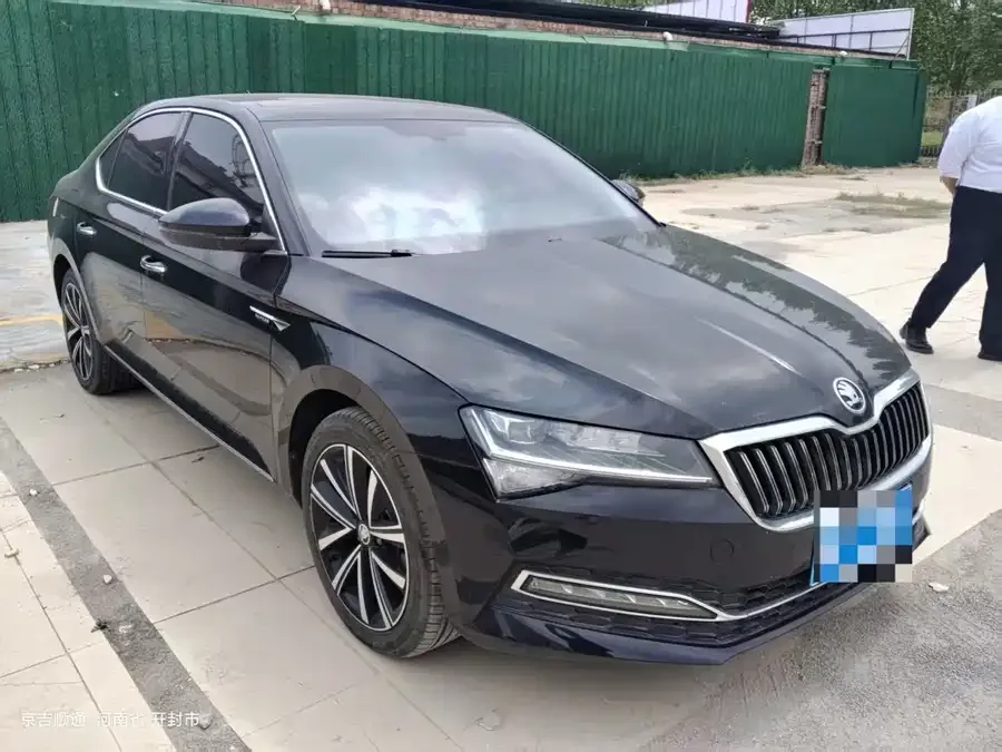 Skoda SuperB Superpa 2024 TSI280 DSG Exclusive Edition 2024 — миниатюра 3
