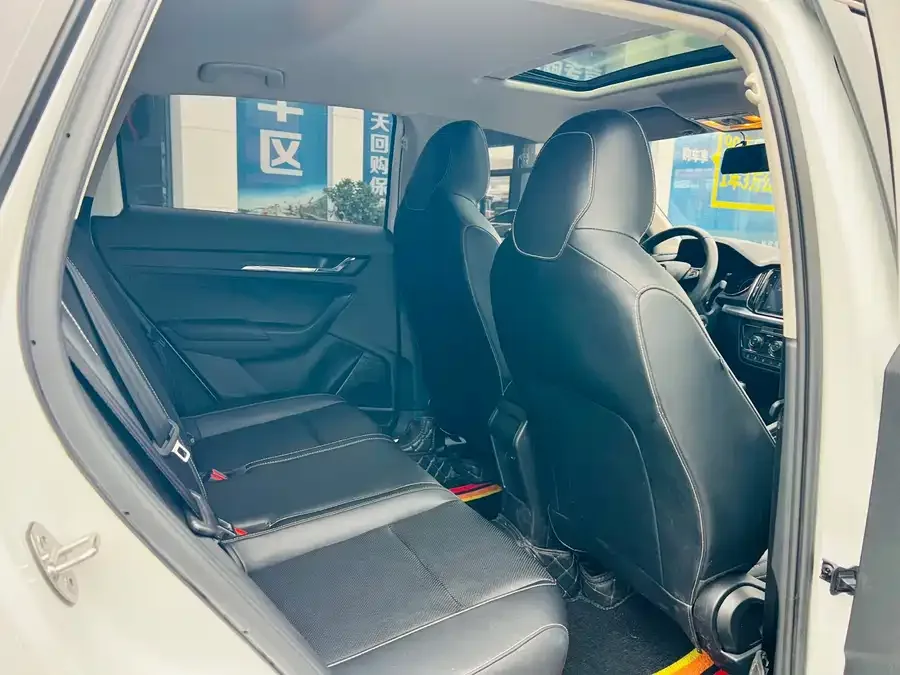 Skoda Kamiq Komic 2022 1.5L automatic comfort version 2023 — миниатюра 4