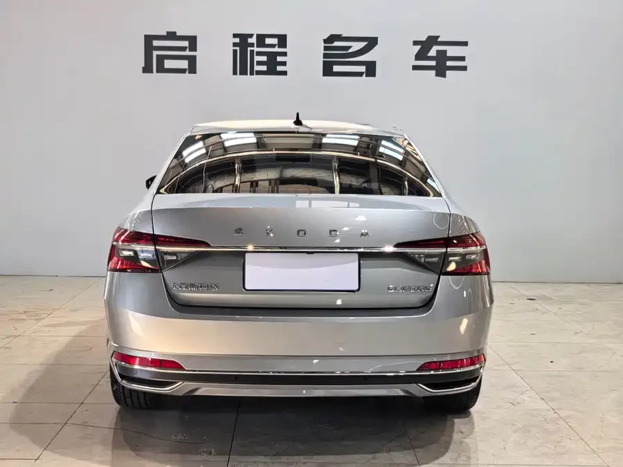Skoda SuperB Superb 2023 facelifted TSI280 DSG exclusive version 2023 — миниатюра 2