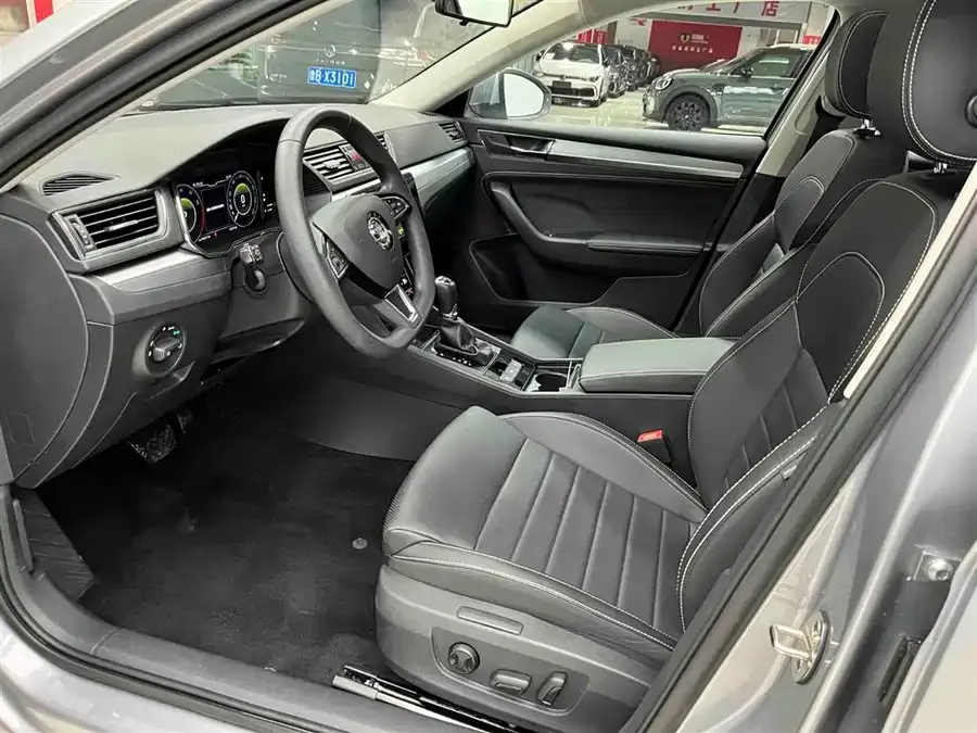 Skoda SuperB Superb 2023 facelifted TSI280 DSG exclusive version 2024 — миниатюра 5