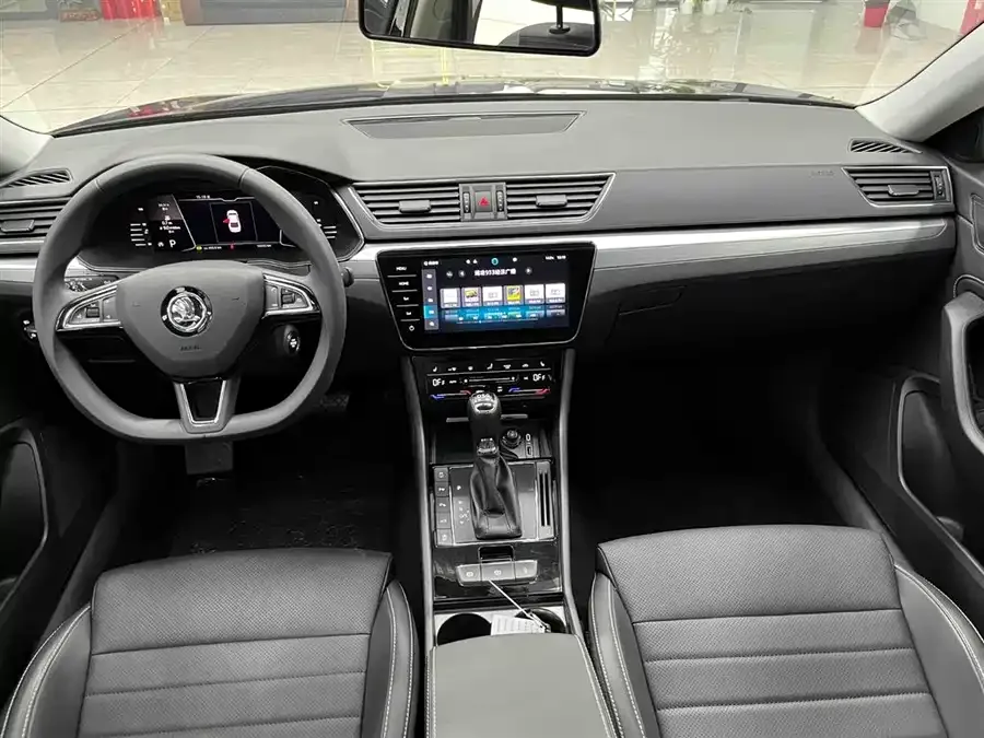 Skoda SuperB Superpa 2024 TSI280 DSG Exclusive Edition 2024 — миниатюра 3